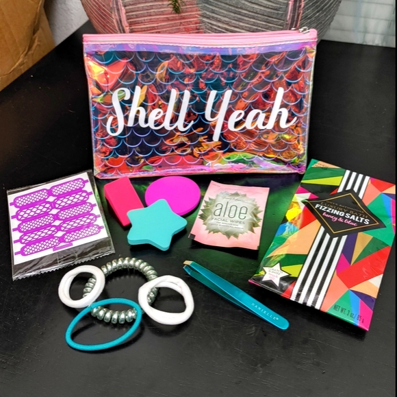 Handbags - Holographic Mermaid Cosmetic Bag